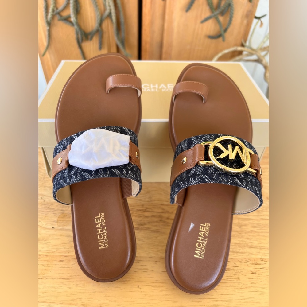 105. Michael Kors Women Rory Flat Thong Sandal - Picture 7 of 10